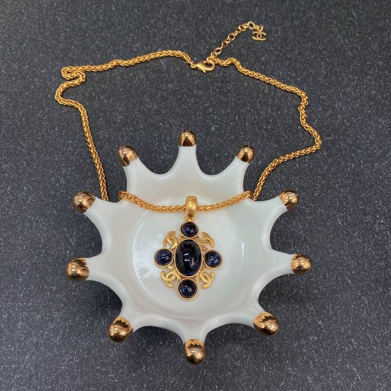 Chanel necklace 05yxh81